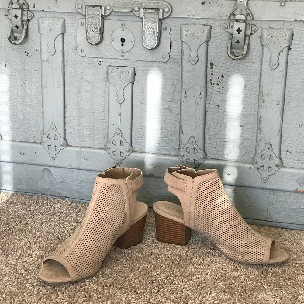 Unsla Open toe heels size 9-never worn